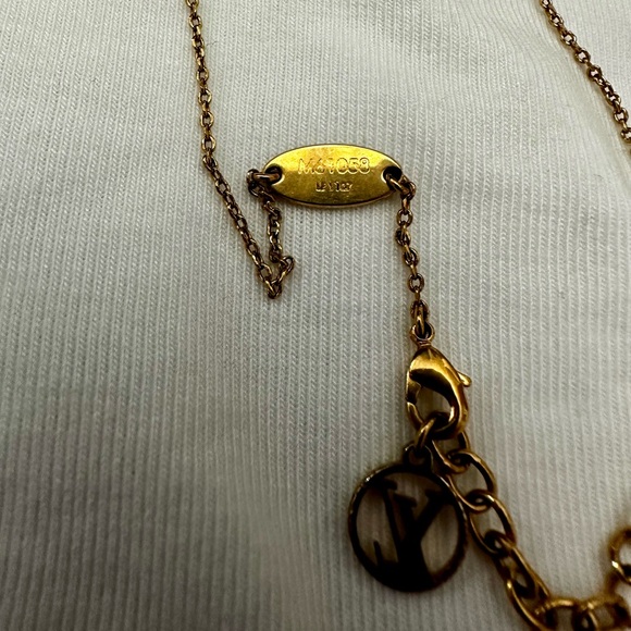 Louis Vuitton “C” pendant necklace - Picture 3 of 5